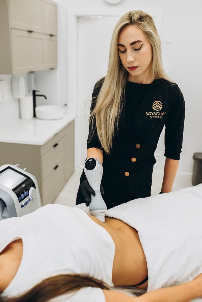 Ujędrnianie brzucha po ciąży, wytwarzanie kolagenu bez igieł | BoyaClinic