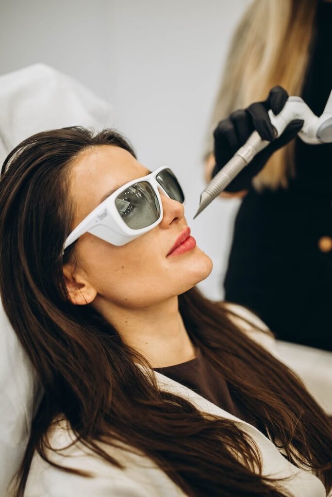 Peeling laserowy Fotona - rewolucja w odnowie skóry | BoyaClinic